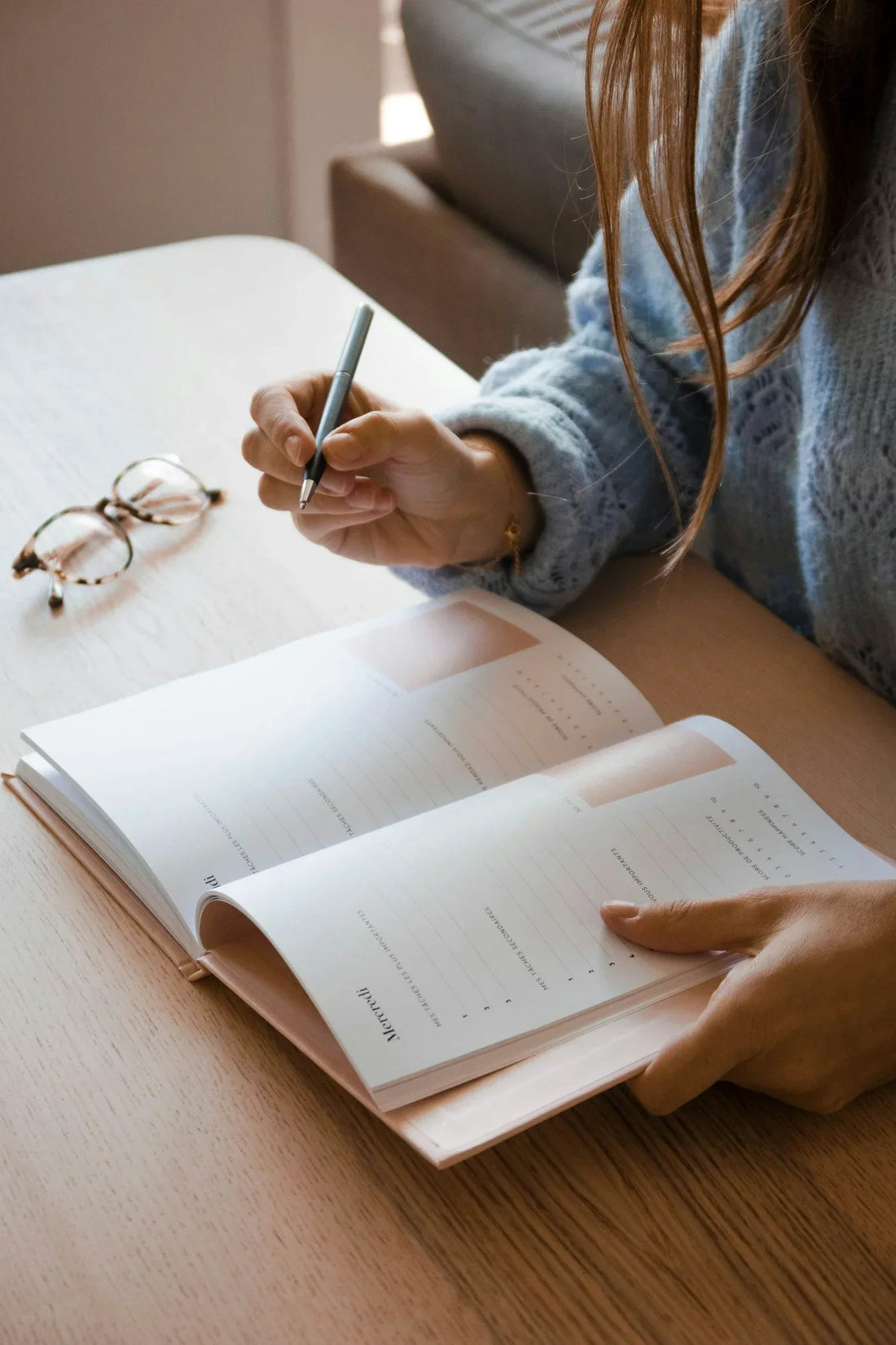 How to Calculate Ovulation and Recognize Ovulation Discharge: A Complete Fertility Guide